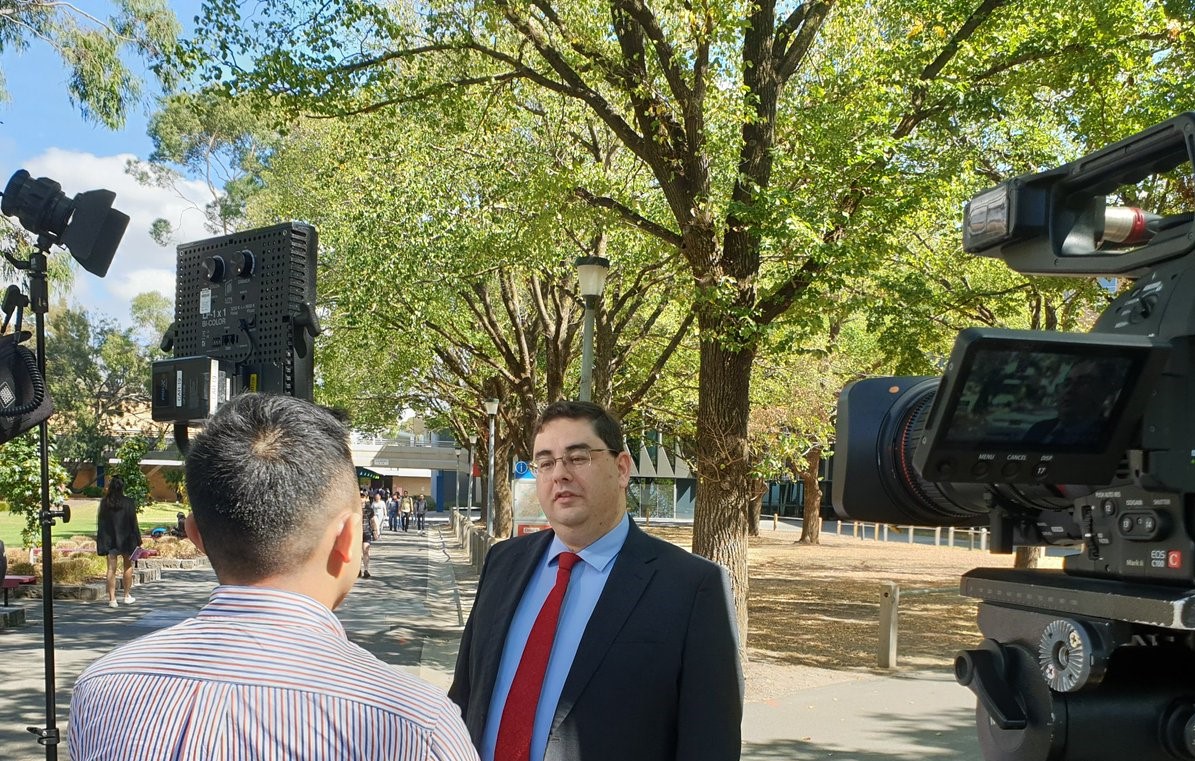 Dr Andrew Obeler for 7:30 report